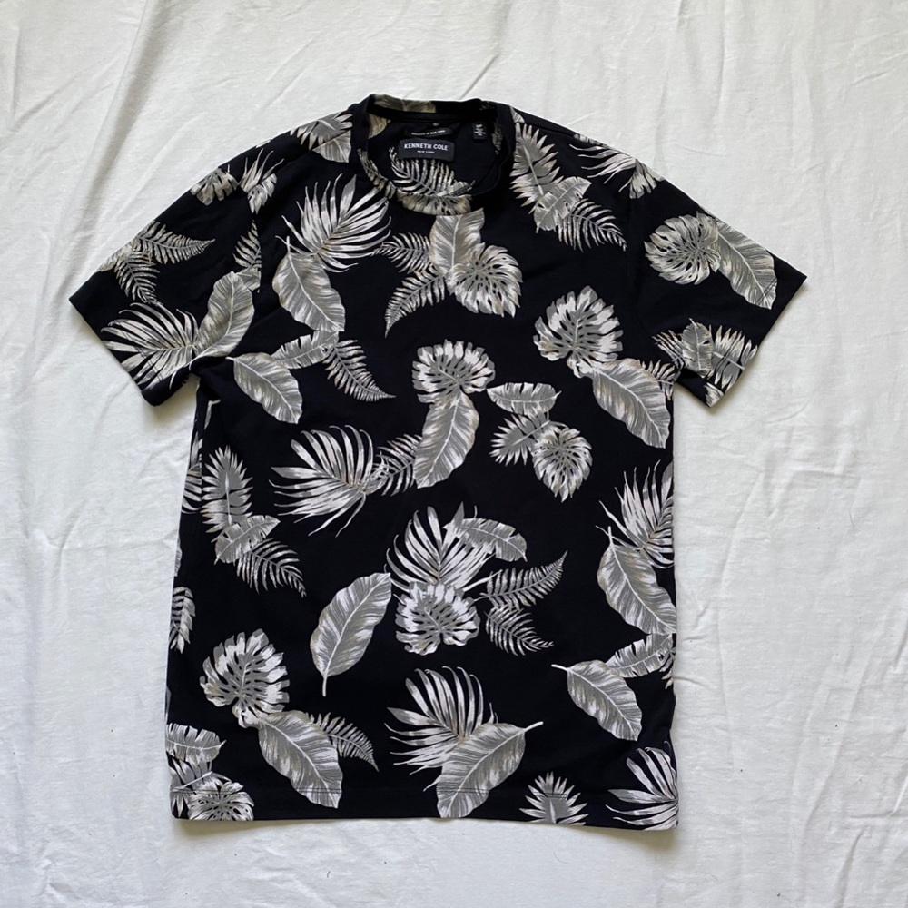 Kenneth Cole Tee